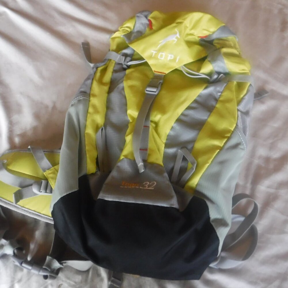 Topi hiking Back Pack Pre Owned